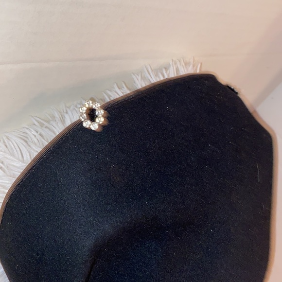 Vntg ladies Black velvet bonnet Hat w rhinestones Lazarus model Cincinnati beani - Picture 6 of 16